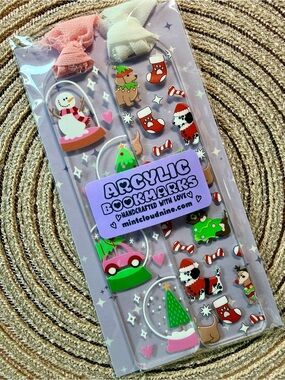 ☁️ 3/$30☁️ 2 PACK HANDCRAFTED ACRYLIC BOOKMARK BY MINTCLOUDNINE - DOG HOLIDAY